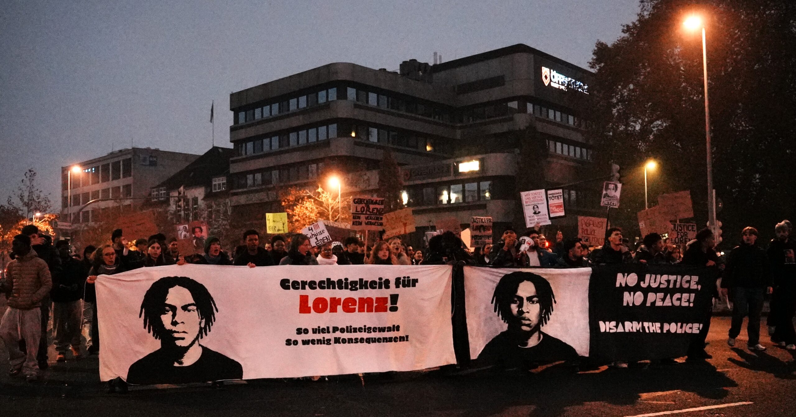 08.11.2025 – Demonstration